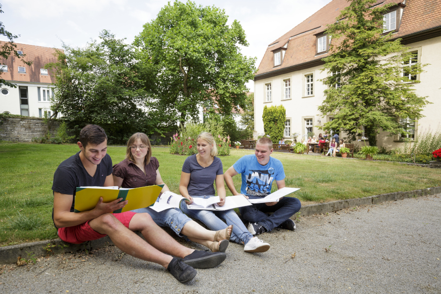 21.07.2015, Kupferzell: Akademie für Landbau und Hauswirtschaft Kupferzell, Ausbildung in der Hauswirtschaft und im Landschaftsbau